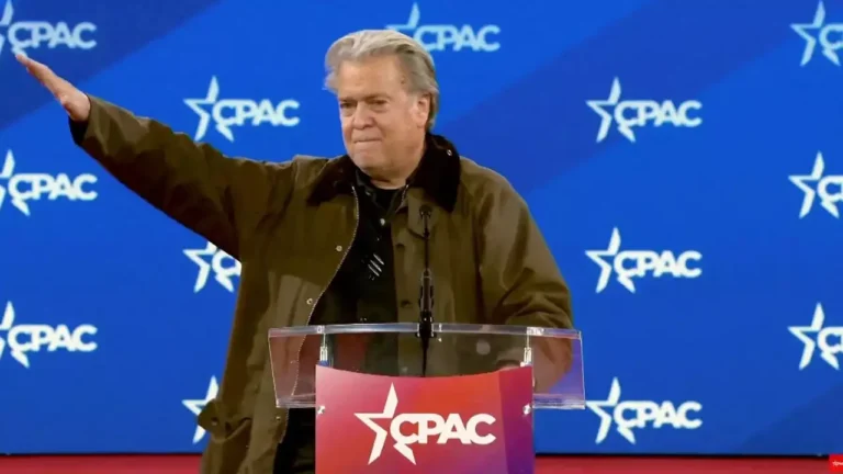 Steve Bannon responds to 'Nazi salute' claims: ‘Just a wave to the crowd’