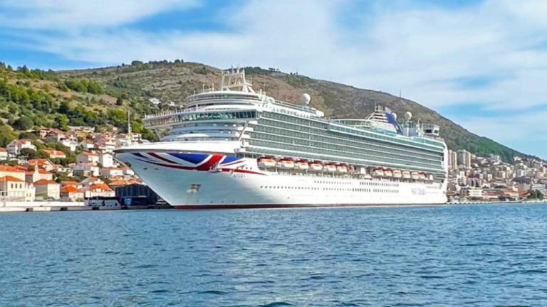 Suspected Norovirus outbreak hits P&O cruise ship, passengers say situation chaotic