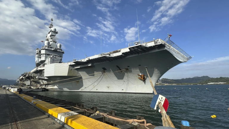 French aircraft carrier stages combat drills with Filipinos in disputed sea