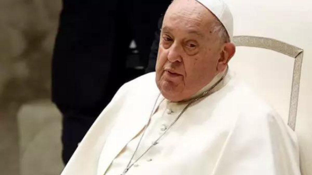 Pope develops "initial, slight insufficiency" in kidneys