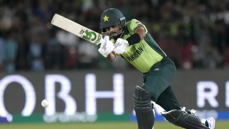 Babar Azam gets advice from Sunil Gavaskar