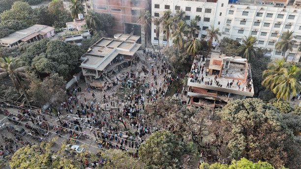 Dhanmondi 32 demolition still ongoing