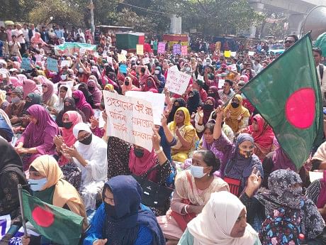 Assistant teacher candidates holding rally at Shahbagh