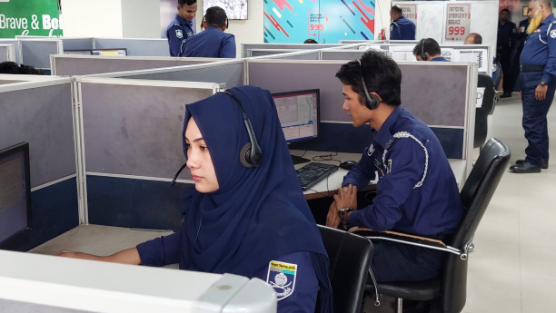 999 launches services in English for foreigners, non-Bangla speakers