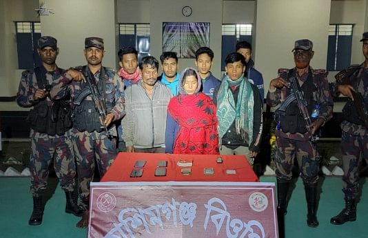 BSF hands over 8 Bangladeshis to BGB in Panchagarh