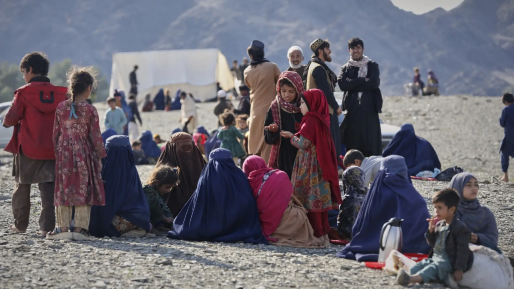 Thousands flee as Pakistan, Afghanistan forces clash at Torkham border triggering panic