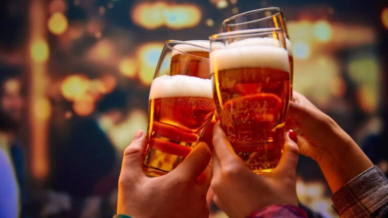 Drinking two beers daily ages the brain by 10 years